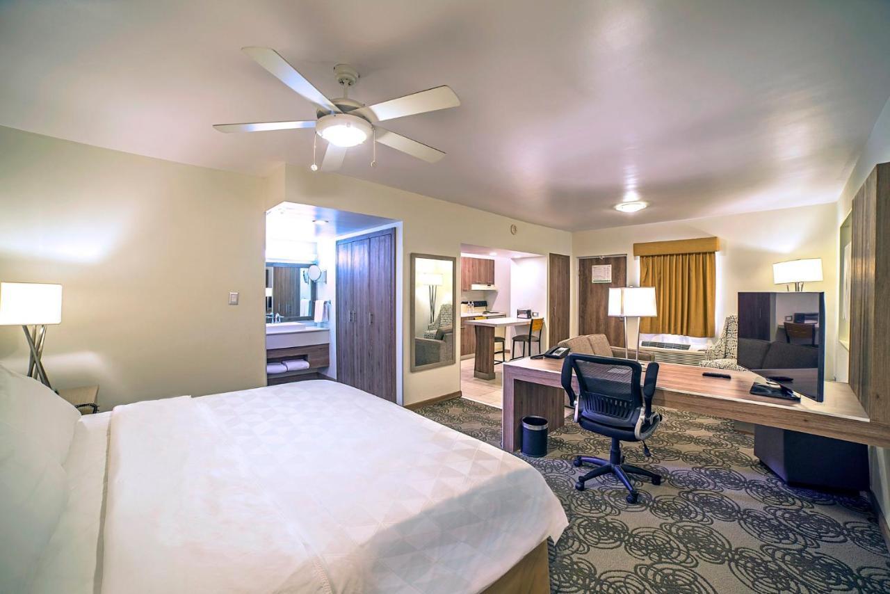 Holiday Inn Hotel & Suites Chihuahua By Ihg מראה חיצוני תמונה