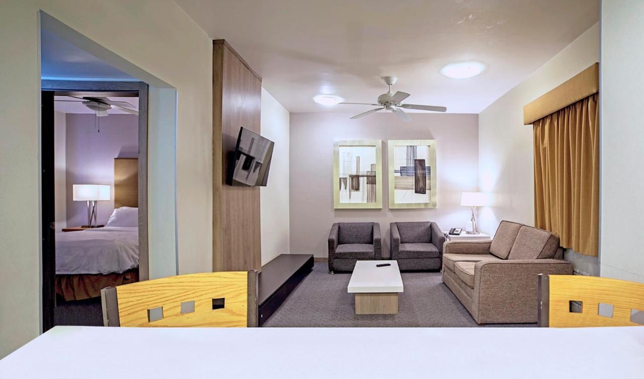 Holiday Inn Hotel & Suites Chihuahua By Ihg מראה חיצוני תמונה