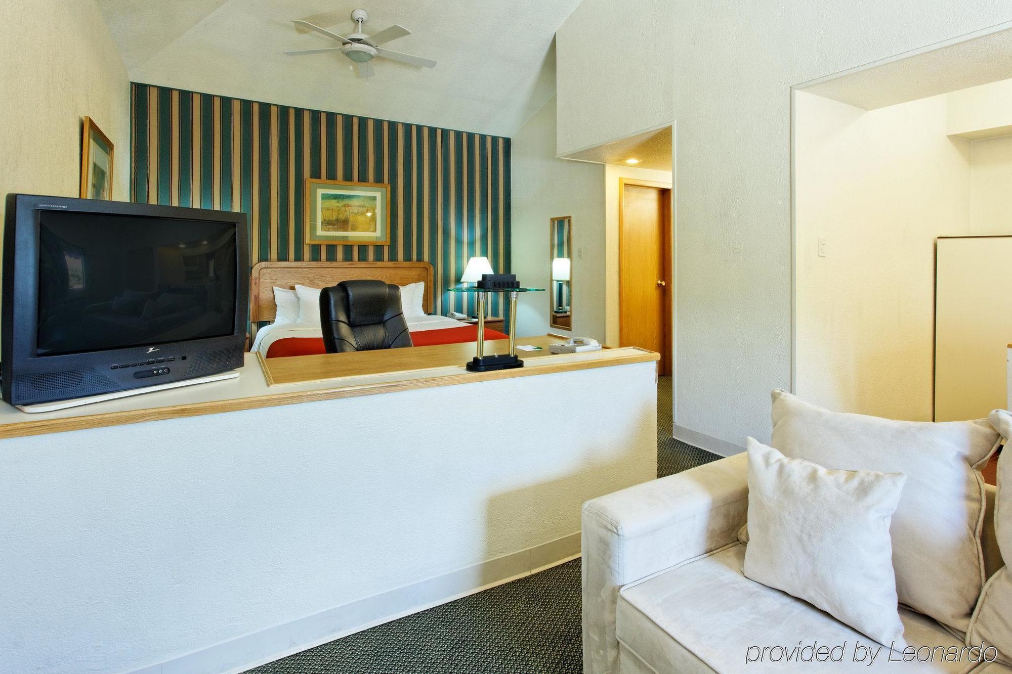 Holiday Inn Hotel & Suites Chihuahua By Ihg חדר תמונה
